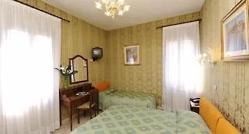 Rosa Otel 2*