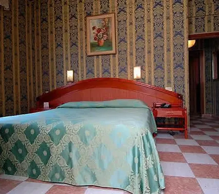 Rosa Otel 2*
