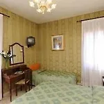 Rosa Hotel 2*