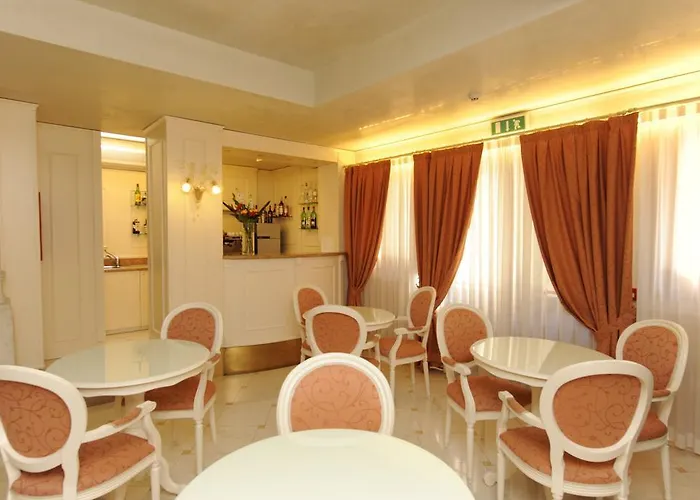 Rosa Hotel 2*