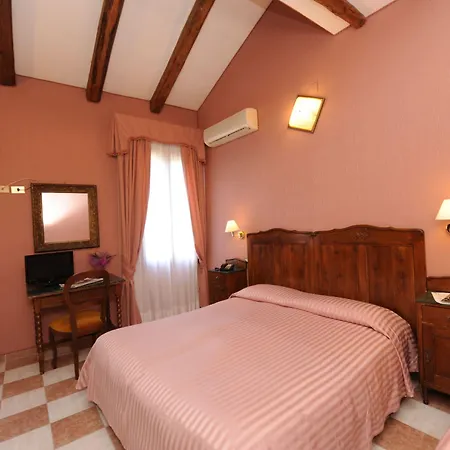 Rosa Otel Venedik