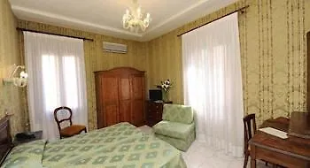 Rosa Hotell Venedig